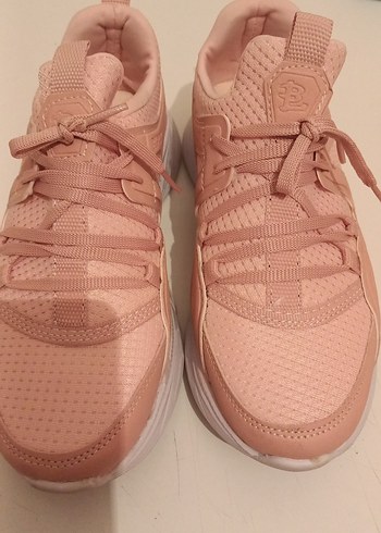 Pembe Bağcıklı Kadın Spor Ayakkabı