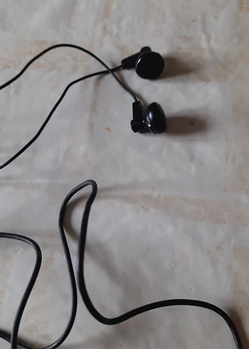 Siyah Kablolu Kulaklık - Görsel 3