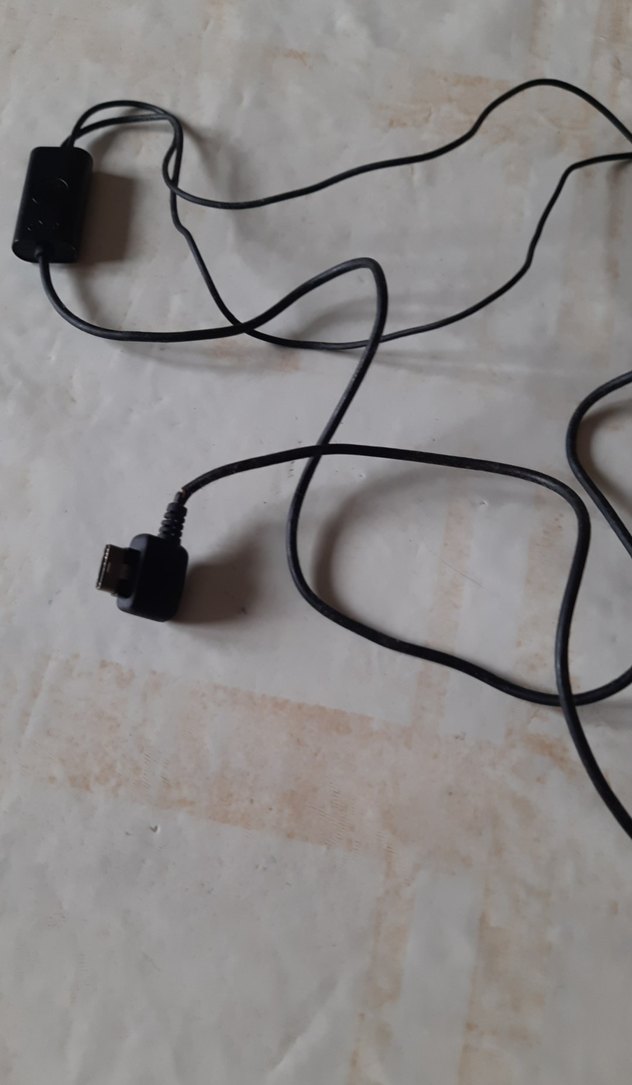 Siyah Kablolu Kulaklık - Görsel 2