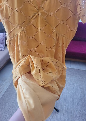 40 Beden Mini Dantel Detaylı V Yaka Elbise