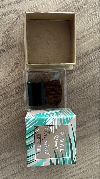  Beden Rival Bronzer