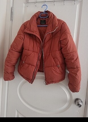 Bershka turuncu şişme mont  - Görsel 1