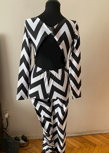 Zebra Desenli V Yaka Tulum - Görsel 4