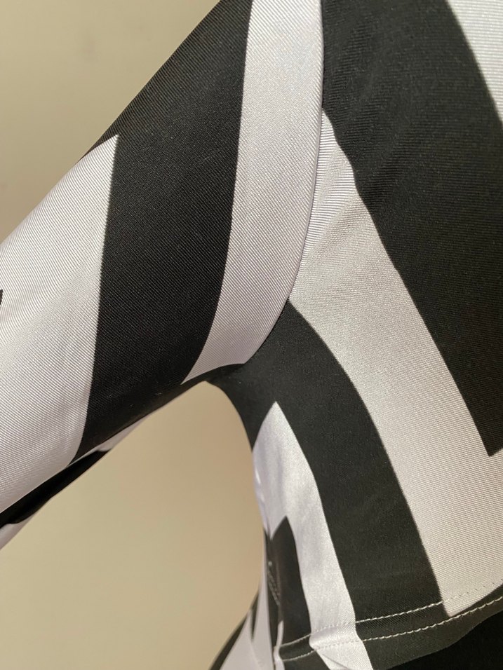 Zebra Desenli V Yaka Tulum - Görsel 5