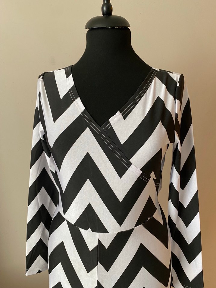 Zara Zebra Desenli Beyaz V Yaka Tulum - Görsel 2