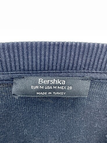 m Beden siyah Renk Bershka T-shirt %70 İndirimli.