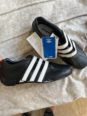 36 Beden siyah Renk Adidas Ayakkabı