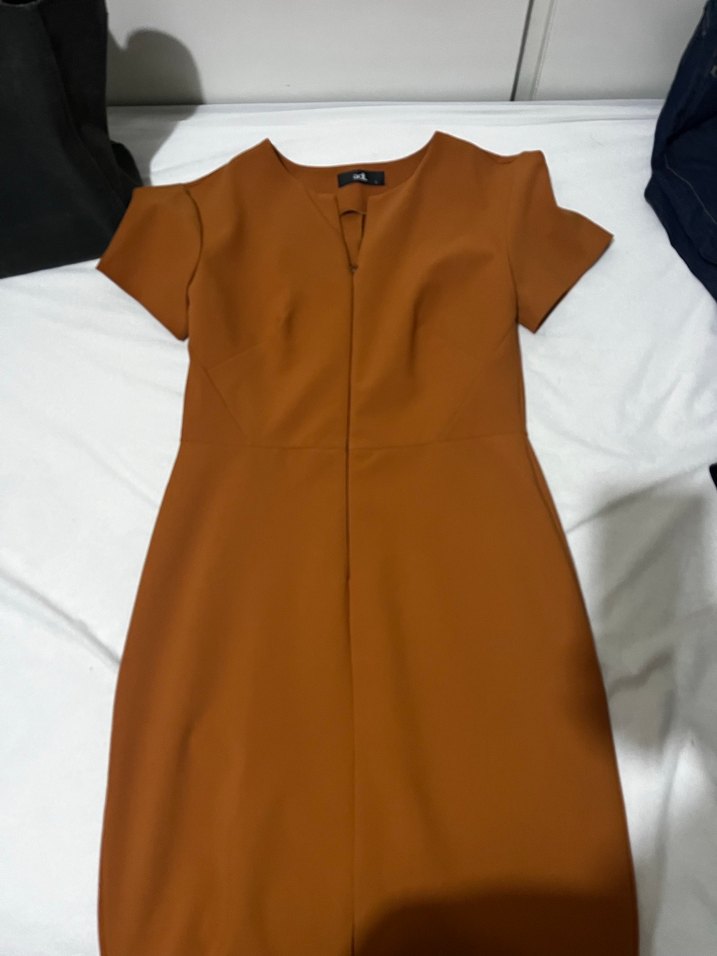 V Yaka Fermuarlı hardal elbise - Görsel 3