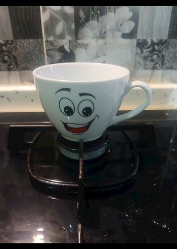 Renkli gülen yüz desenli beyaz kupa - Görsel 2