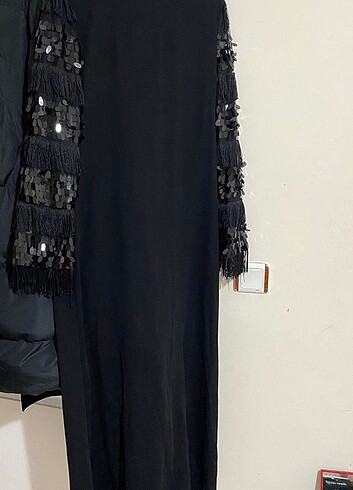 Kolları püskül payet elbise