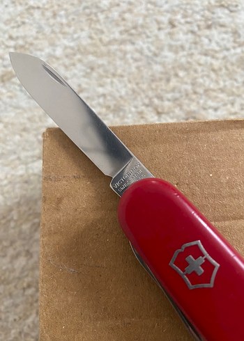 Beden Victorinox Swiss Army Hunstman 1.3713
