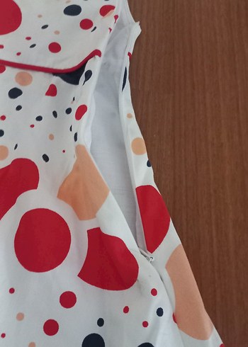 Kolsuz Çok Renkli Puantiyeli Kız Elbisesi - Görsel 2