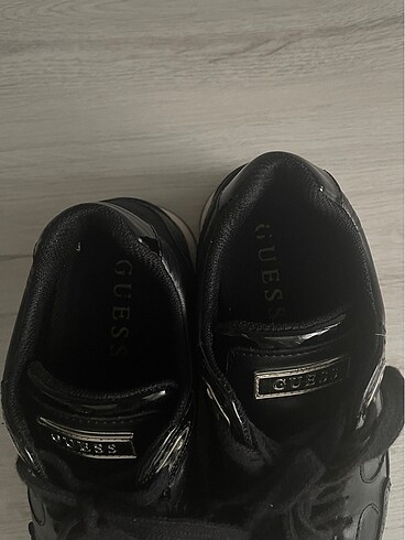 36 Beden Guess Spor Ayakkabı