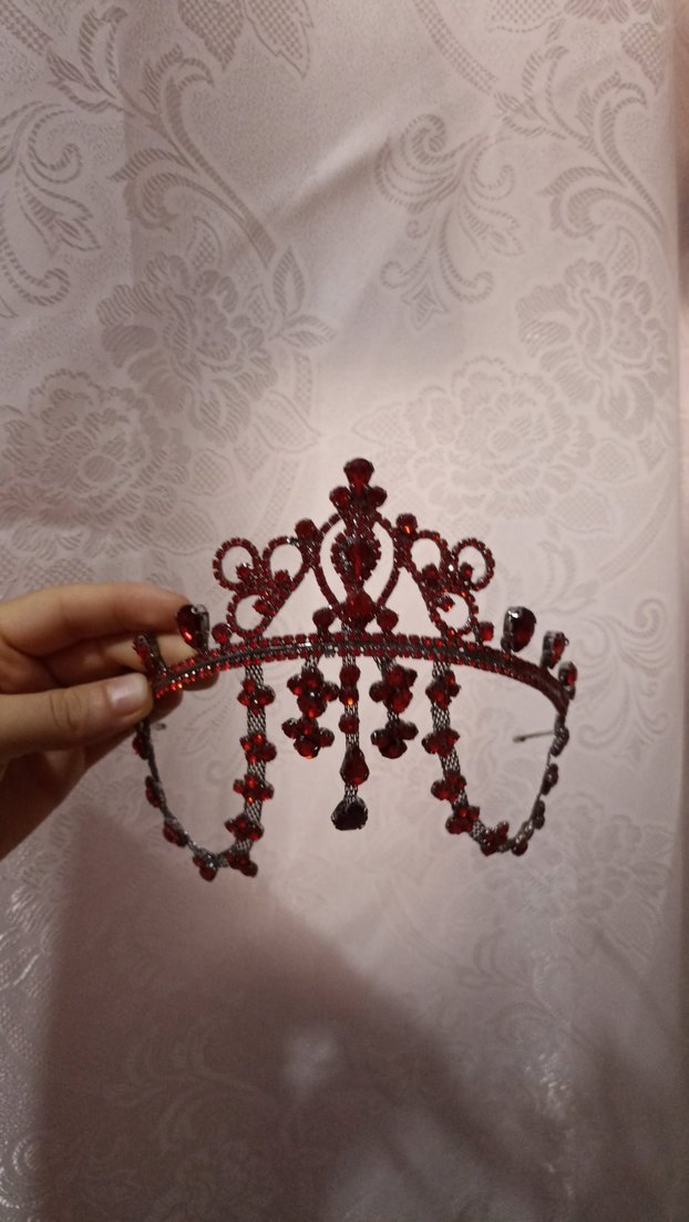 Kırmızı Parlak Taşlı Taç - Görsel 2