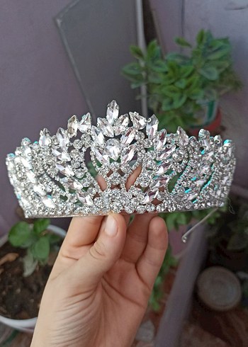 Beyaz Taşlı Klasik Taç - Görsel 2