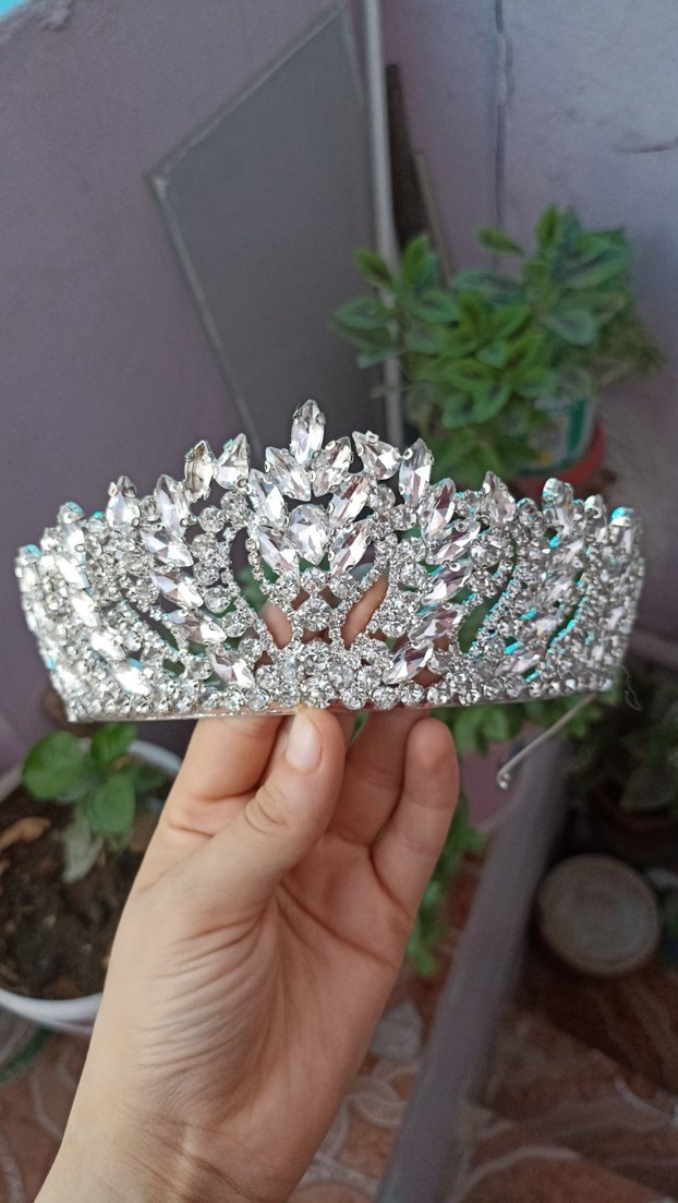 Beyaz Taşlı Klasik Taç - Görsel 2