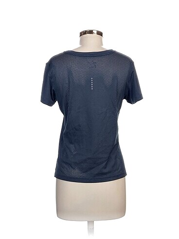 s Beden Nike T-shirt %70 İndirimli.
