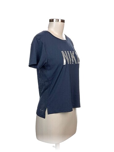 Nike Nike T-shirt %70 İndirimli.