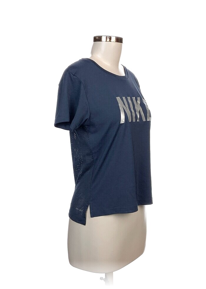 Nike T-shirt %70 İndirimli. - Görsel 2