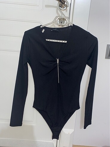 Siyah bodysuit