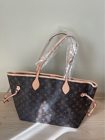 LOUIS VUITTON neverfull