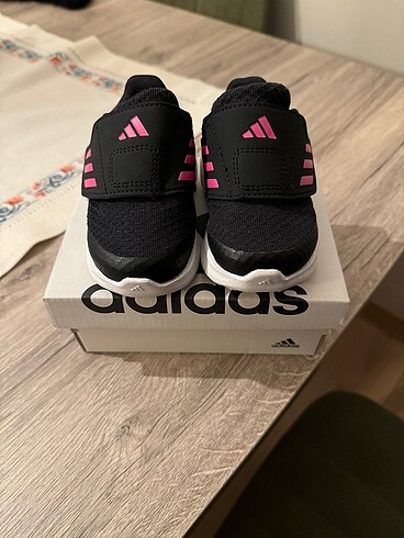 19 numara Adidas Spor Ayakkabı