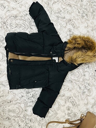 Zara markalı, az kullanılmış 9-12 ay mont