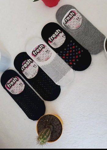Diğer Kızlar için renkli desenli çorap seti