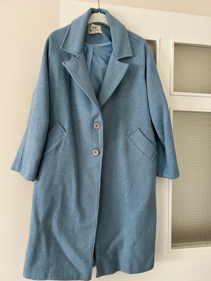 Mavi Düğmeli Uzun Kaban - Görsel 3