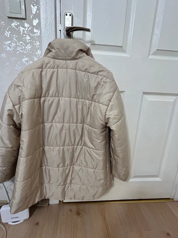 Bej Kemerli Kısa Kadın Kışlık Mont - Görsel 5