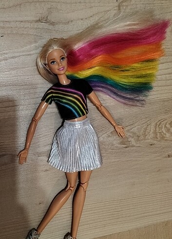 Barbie renkli saclar