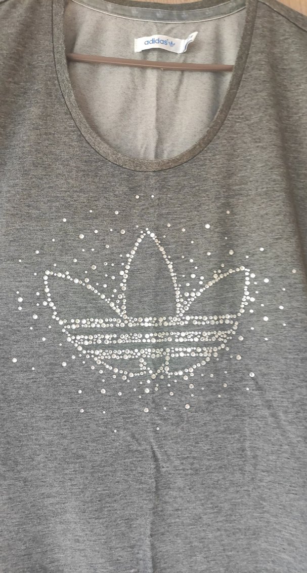 Gri Payetli Kolsuz Adidas Tişört - Görsel 2