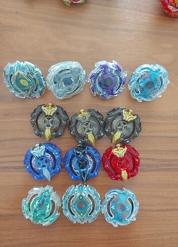 Beden Satılık beyblade burst modelleri