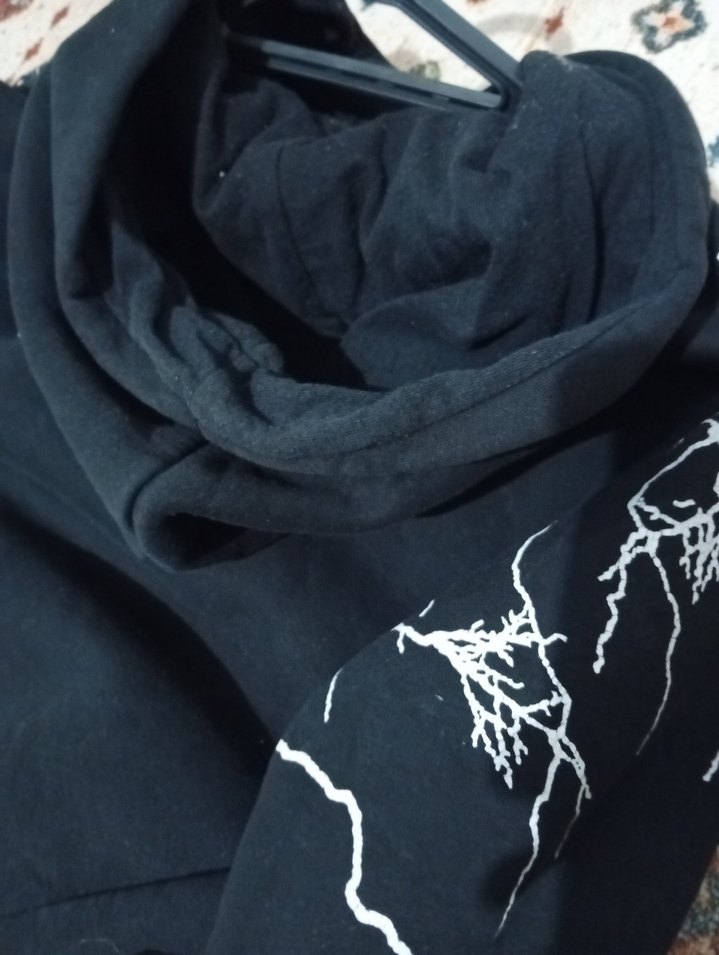 Nakışlı Siyah Kapüşonlu Sweatshirt - Görsel 4