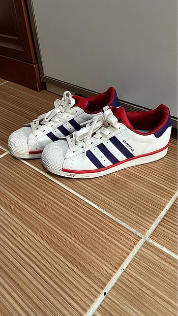 Orijinal adidas