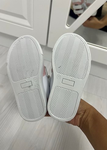 Kız Çocuk Pembe Minnie Baskılı Cırtlı Spor Ayakkabı - Görsel 4