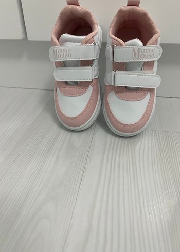 Kız Çocuk Pembe Minnie Baskılı Cırtlı Spor Ayakkabı - Görsel 2