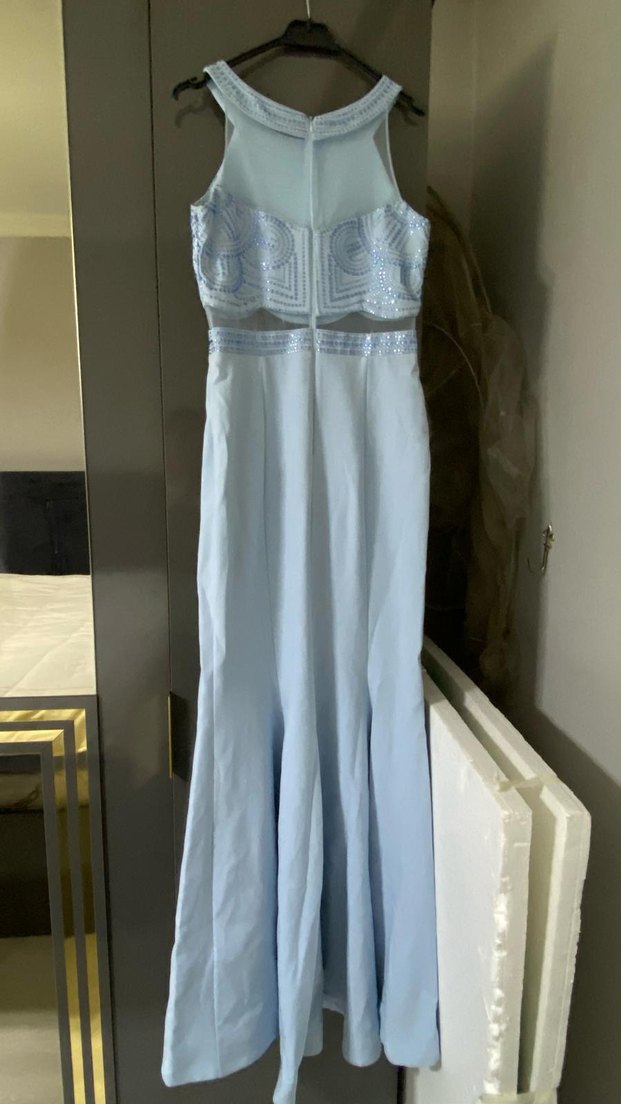 Mavi Nakışlı Uzun Kolsuz yuvarlak yaka stili - Görsel 2