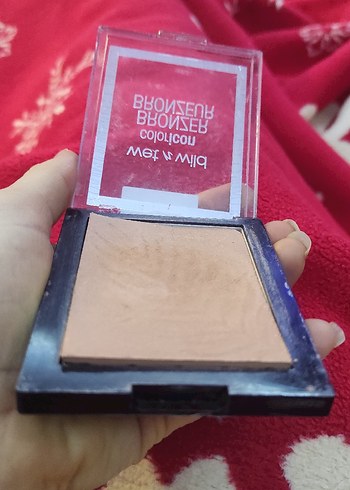 Wet n Wild Parlak Kahverengi Bronzlaştırıcı - Görsel 3