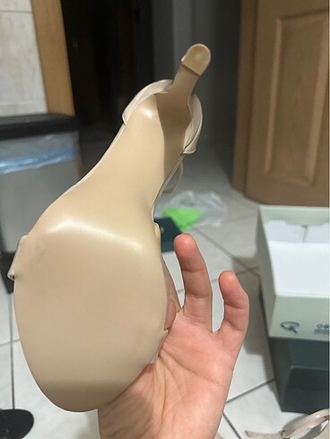 37 Beden ten rengi Renk Hiç kullanılmadı diğer marka 37 numara sandalet