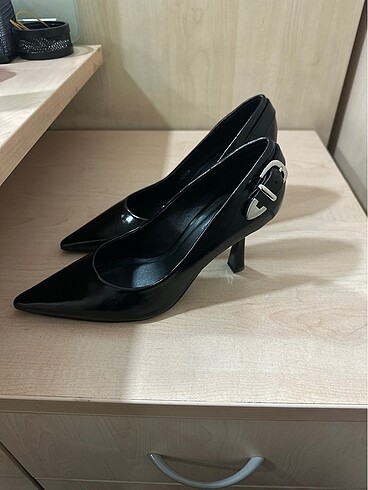 Divarese Divarese içi dışı deri stiletto