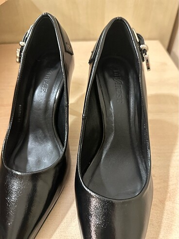 38 Beden siyah Renk Divarese içi dışı deri stiletto