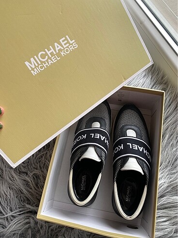michael kors sneaker