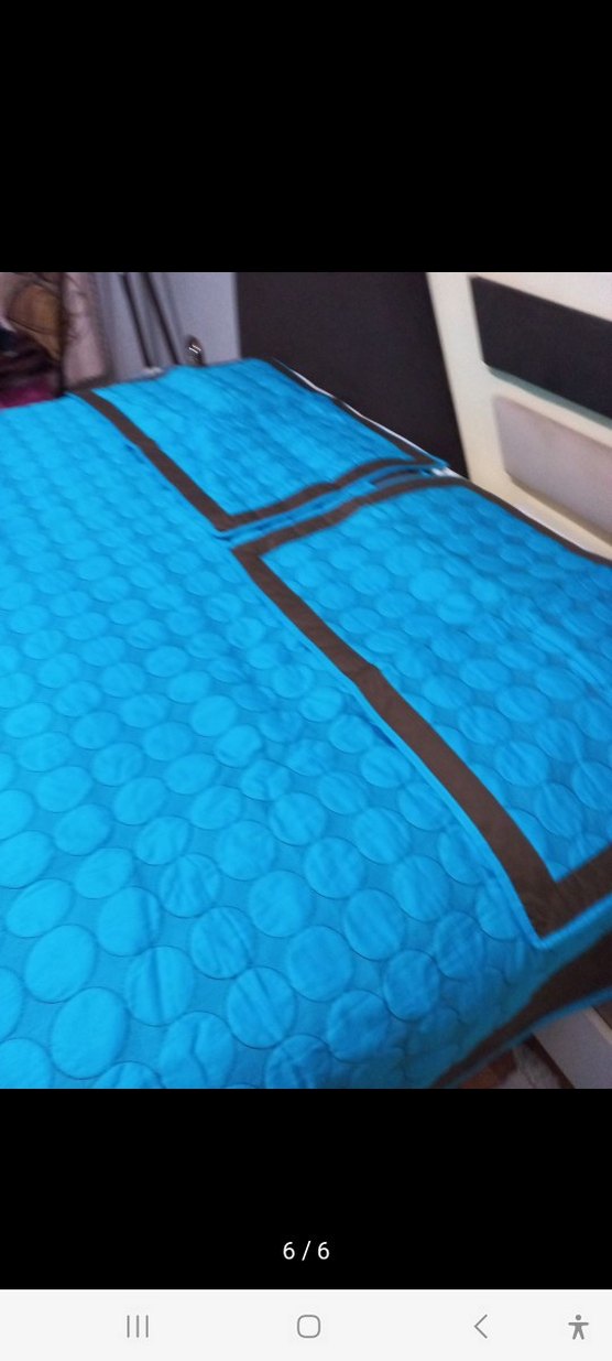 İşlemeli Parlak Mavi Yatak Örtüsü - Görsel 3