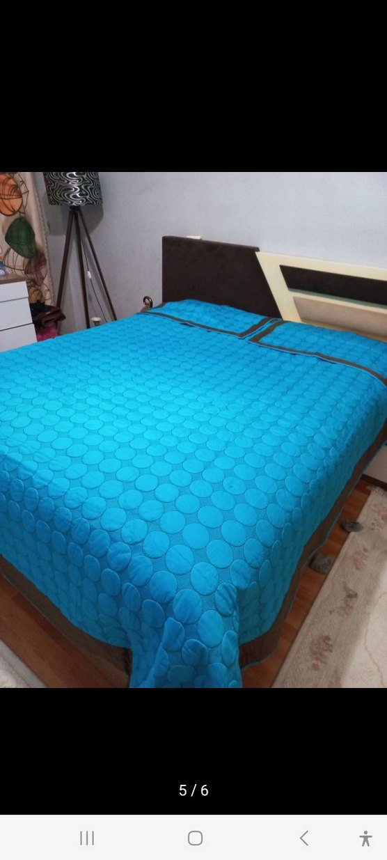 Koyu Mavi Puantiyeli Yatak Örtüsü - Görsel 2