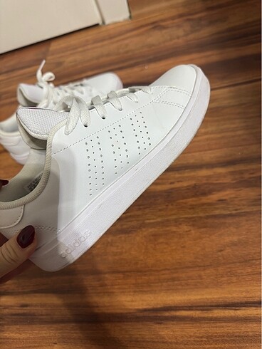 38 Beden beyaz Renk Adidas beyaz ayakkabı