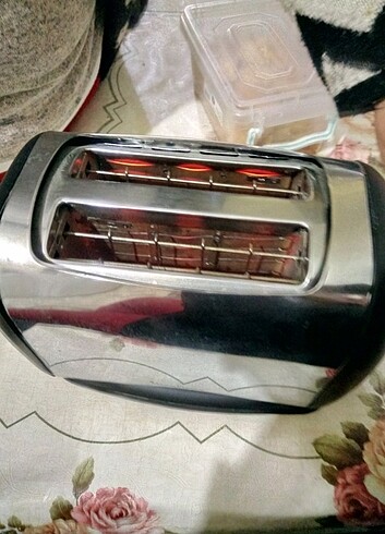 Ekmek kızartma makinası