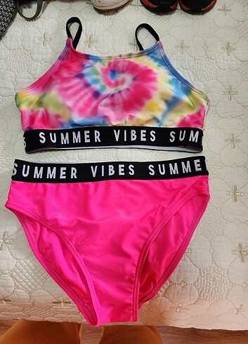 Bikini yepyeni