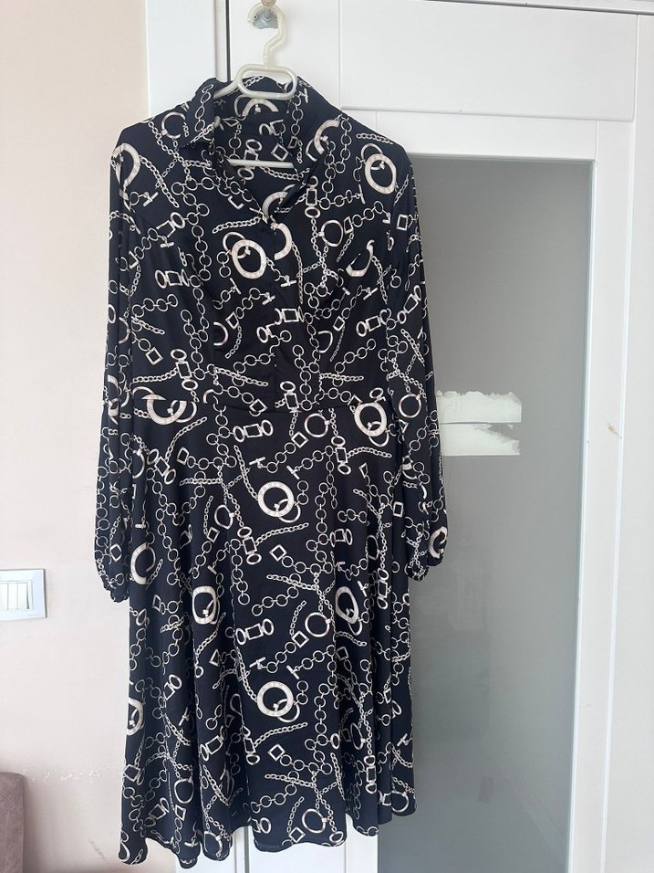 Zincir Detaylı saten elbise - Görsel 2