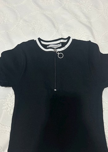 Siyah Kısa Kollu Fermuarlı Tişört crop